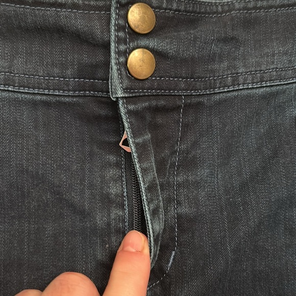 Kuhl like new dark wash denim mini skirt - Picture 12 of 15